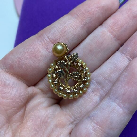 💛 Vintage Gold Plated Coro Pearl Brooch - Picture 4 of 5